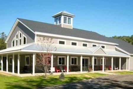 Spacious Upstairs 1Bed- Walking Distance To Beach Outlet Mall Michigan City Eksteriør bilde