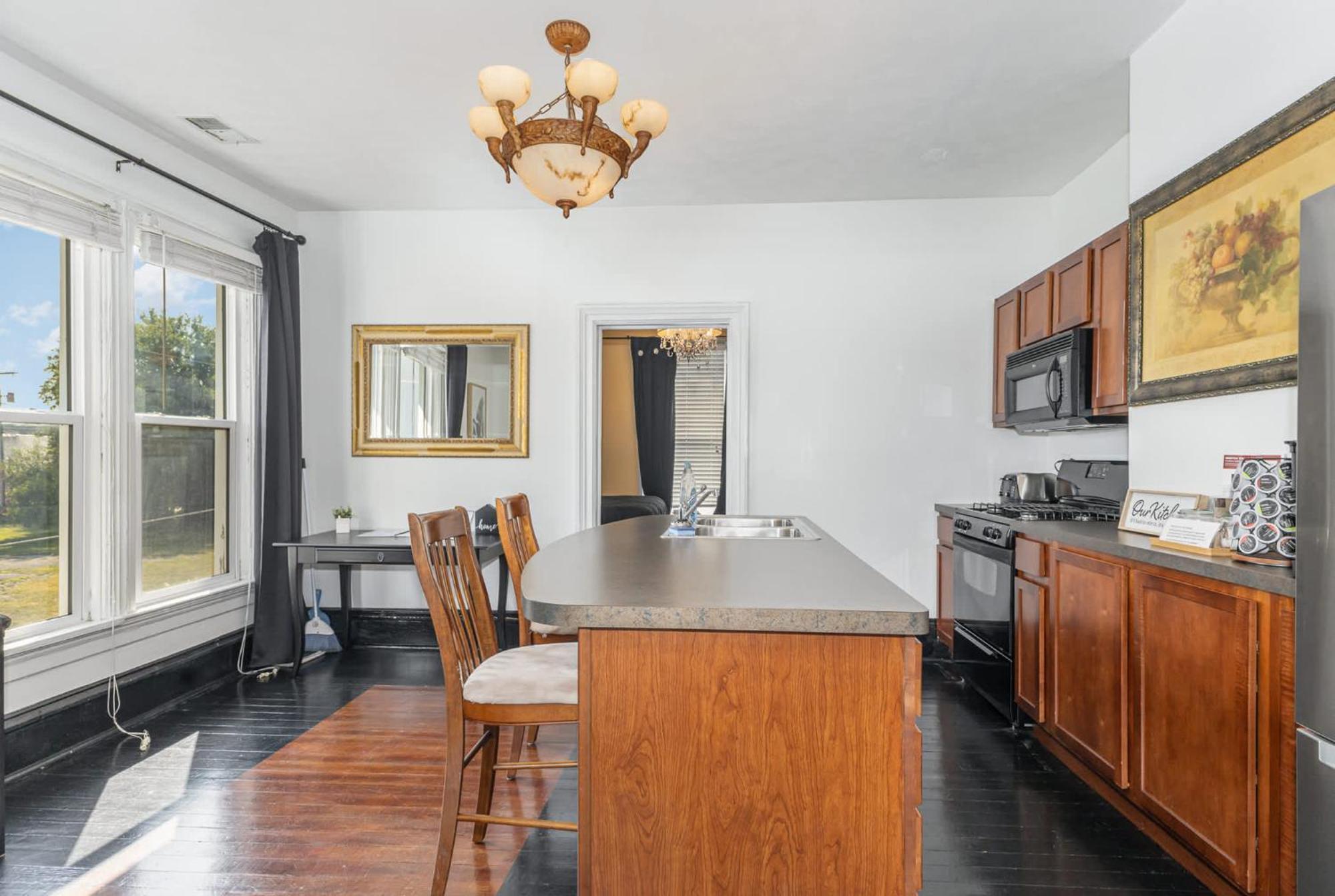 Spacious Upstairs 1Bed- Walking Distance To Beach Outlet Mall Michigan City Eksteriør bilde